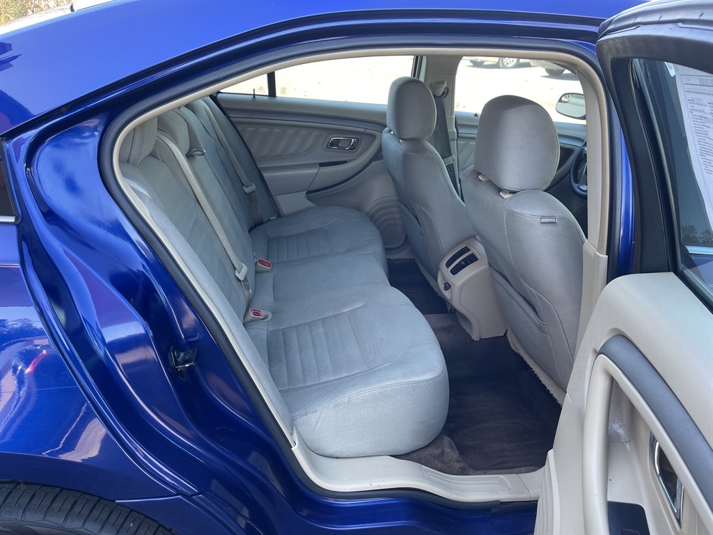 2013 Ford Taurus - $8,995