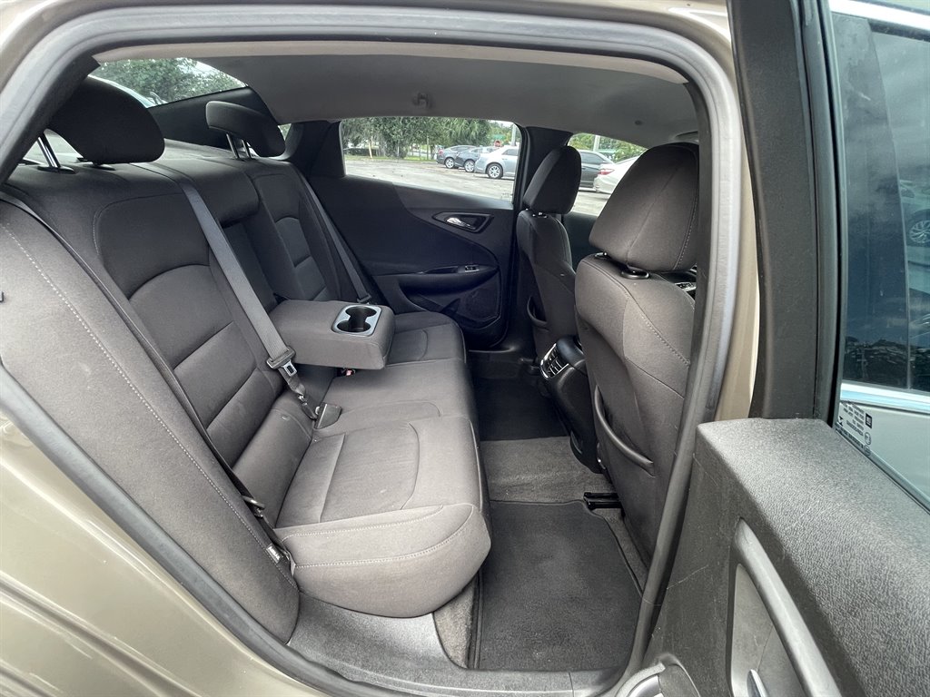2020 Chevrolet Malibu - $16,995