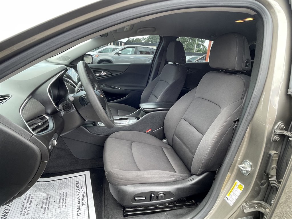2020 Chevrolet Malibu - $16,995