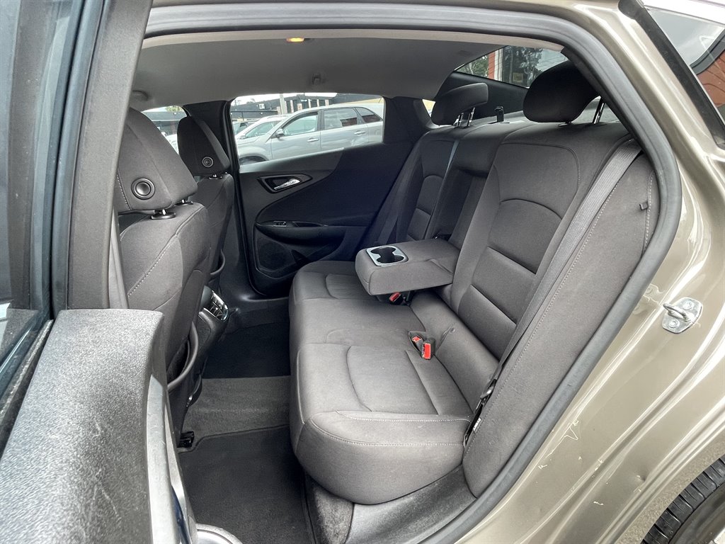 2020 Chevrolet Malibu - $16,995