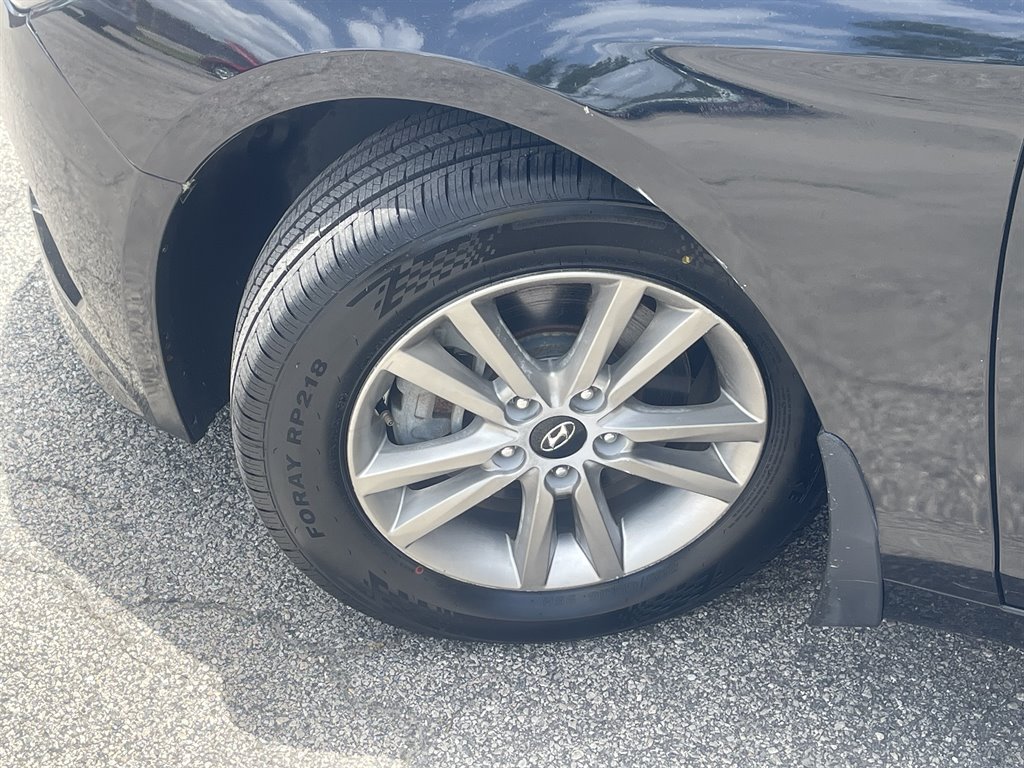 2015 Hyundai Sonata - $10,995
