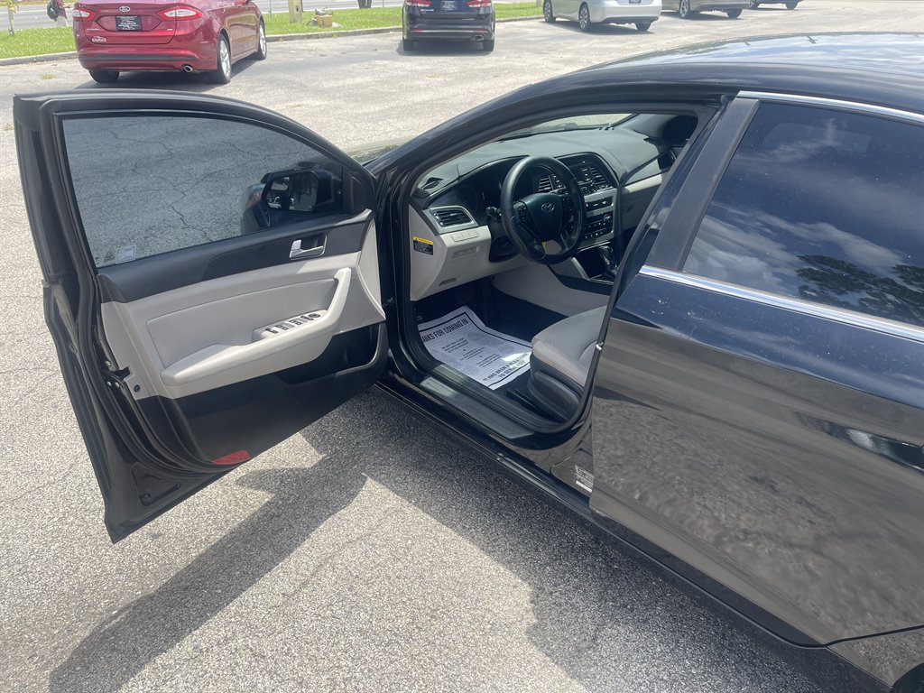 2015 Hyundai Sonata - $10,995