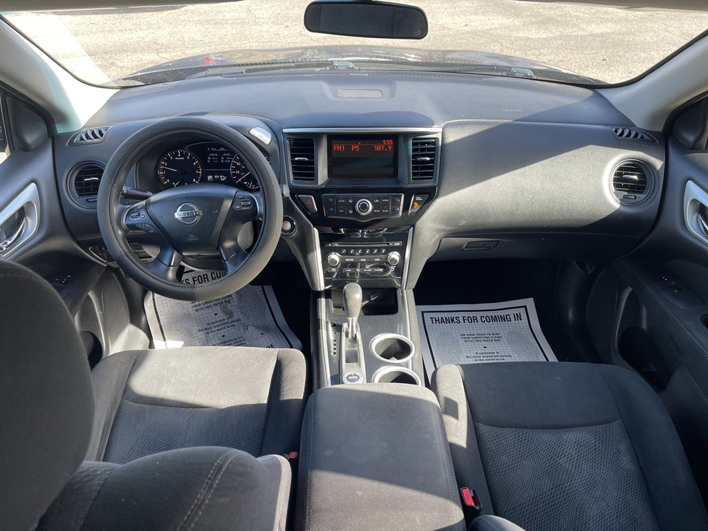 2014 Nissan Pathfinder - $10,995