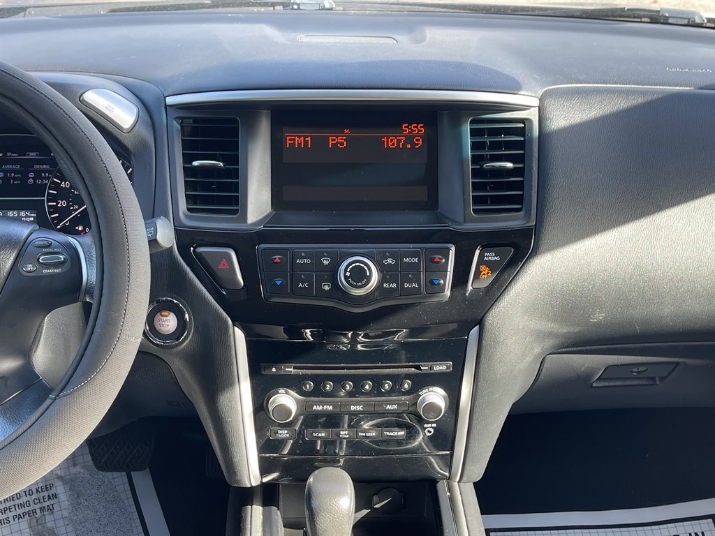 2014 Nissan Pathfinder - $10,995