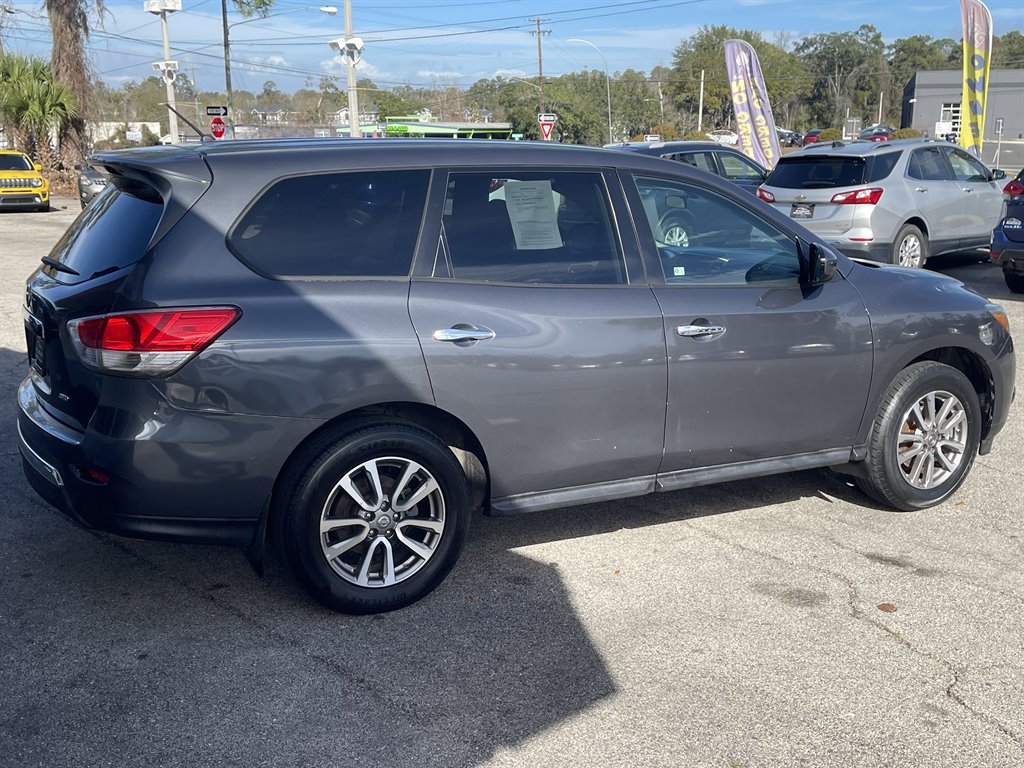 2014 Nissan Pathfinder - $10,995
