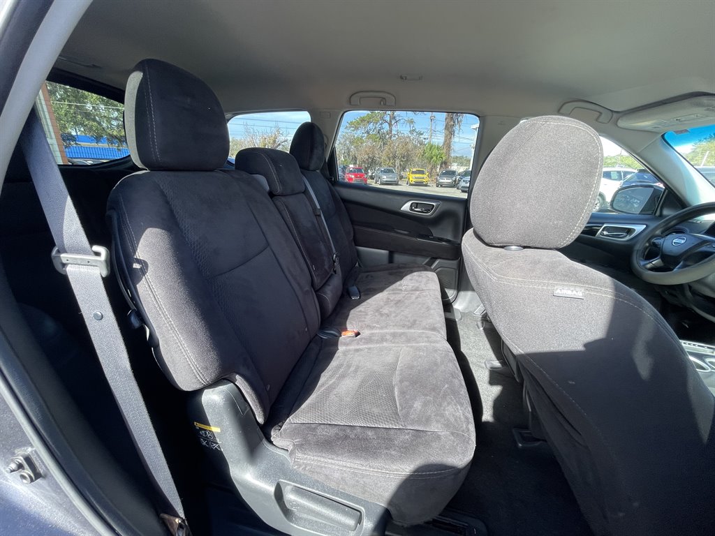 2014 Nissan Pathfinder - $10,995