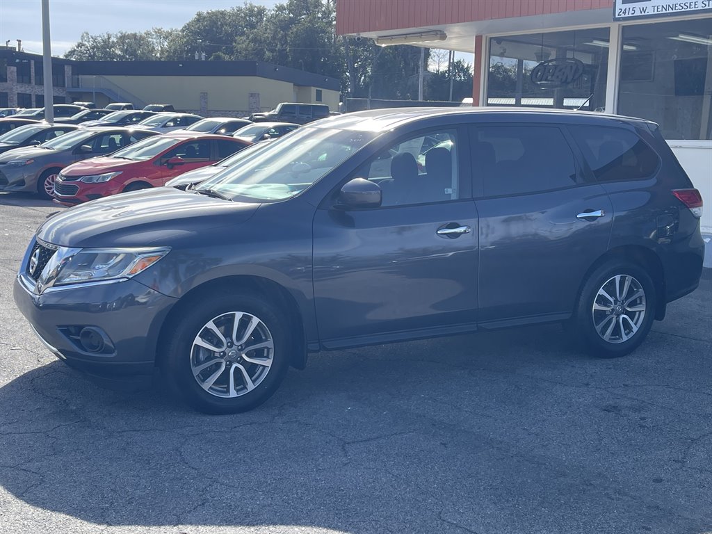 2014 Nissan Pathfinder - $10,995