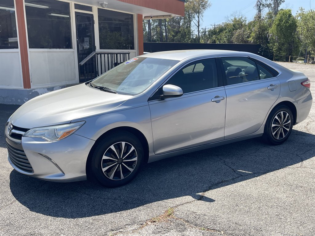 2017 Toyota Camry - $13,995