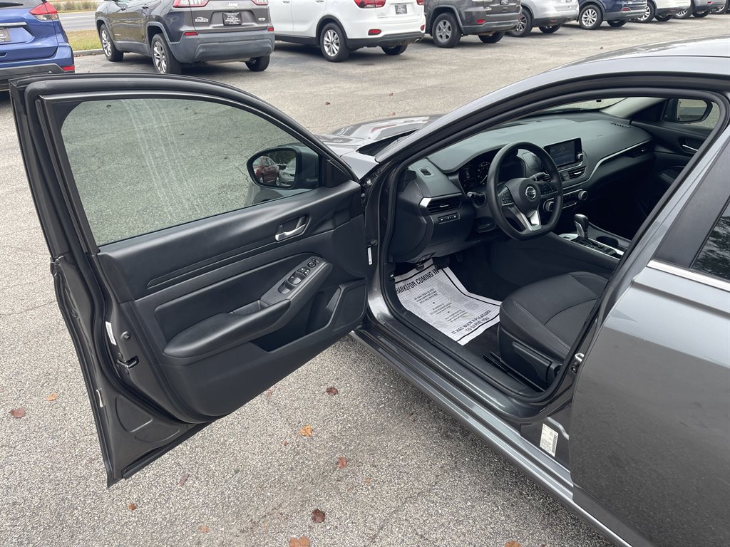 2022 Nissan Altima - $14,995