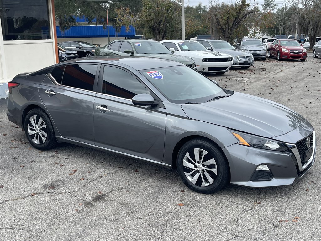 2022 Nissan Altima - $14,995