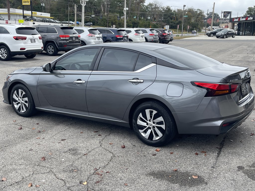 2022 Nissan Altima - $14,995