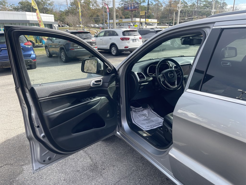 2015 Jeep Cherokee - $12,995