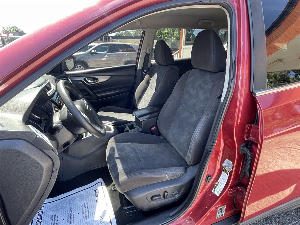 2016 Nissan Rogue - $9,995