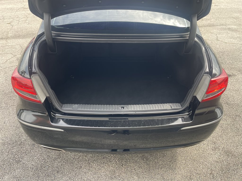 2011 Hyundai Azera - $8,995