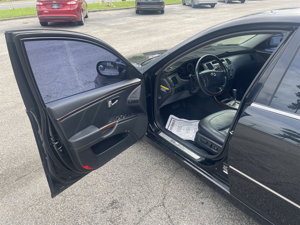 2011 Hyundai Azera - $8,995