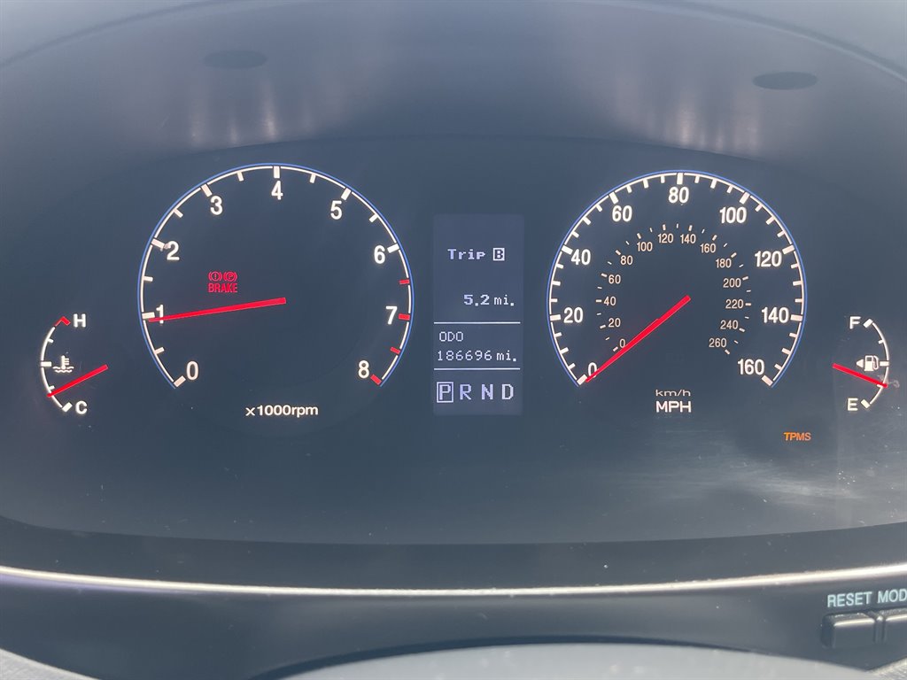 2011 Hyundai Azera - $8,995