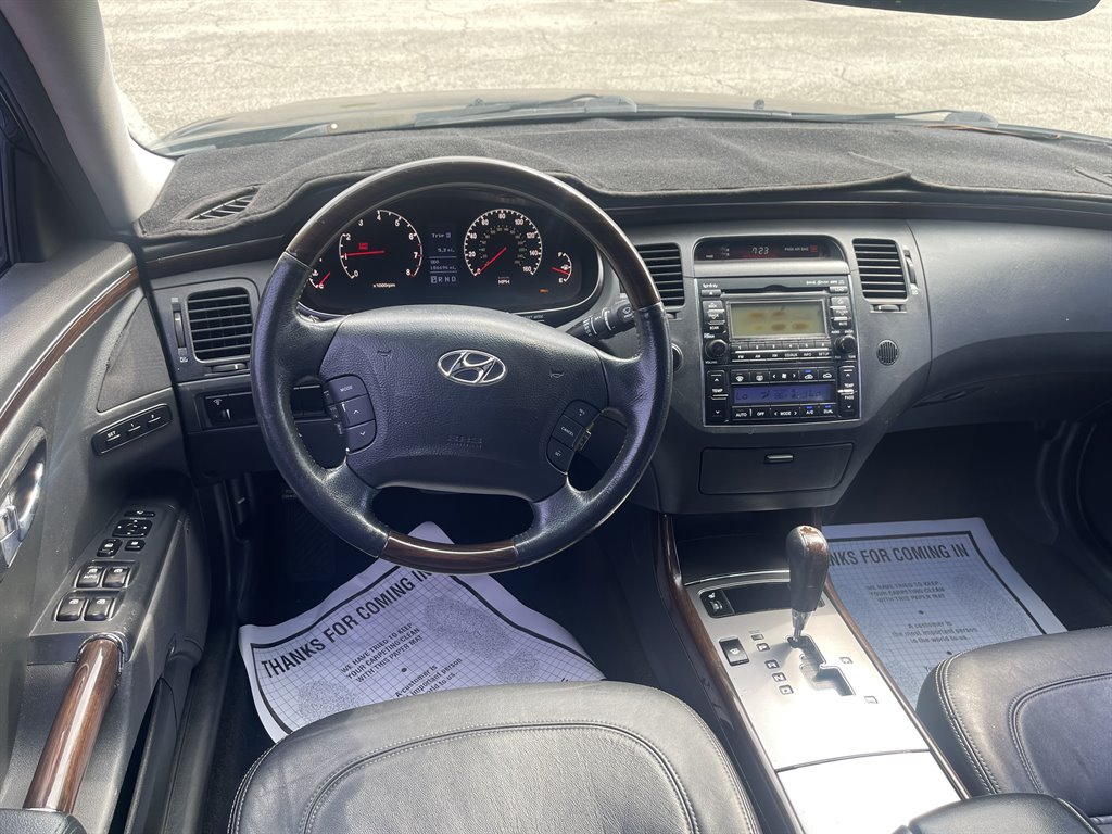 2011 Hyundai Azera - $8,995