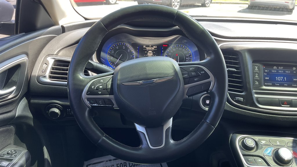 2016 Chrysler 200 - $8,995