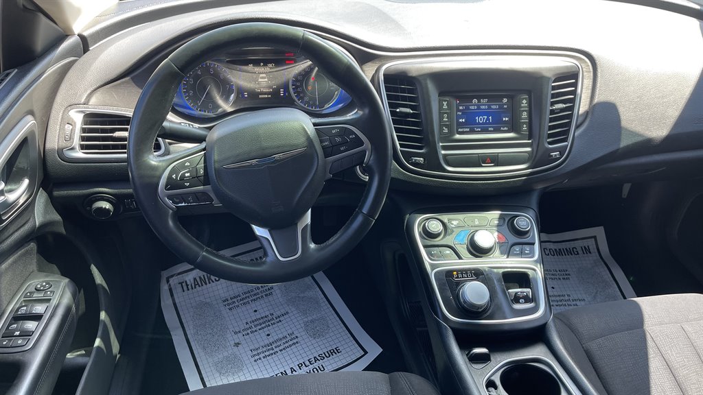 2016 Chrysler 200 - $8,995