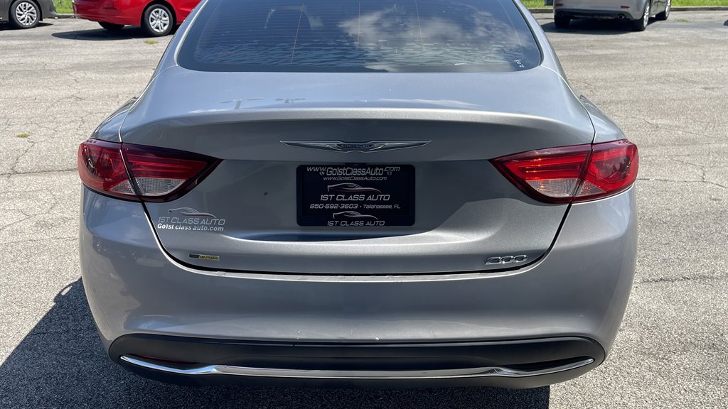 2016 Chrysler 200 - $8,995
