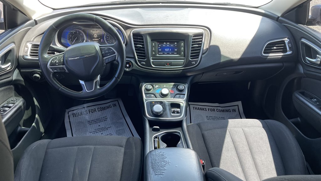 2016 Chrysler 200 - $8,995