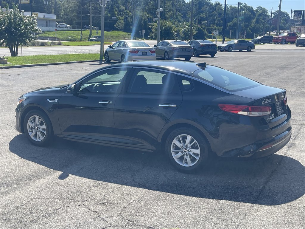 2017 Kia Optima - $11,995