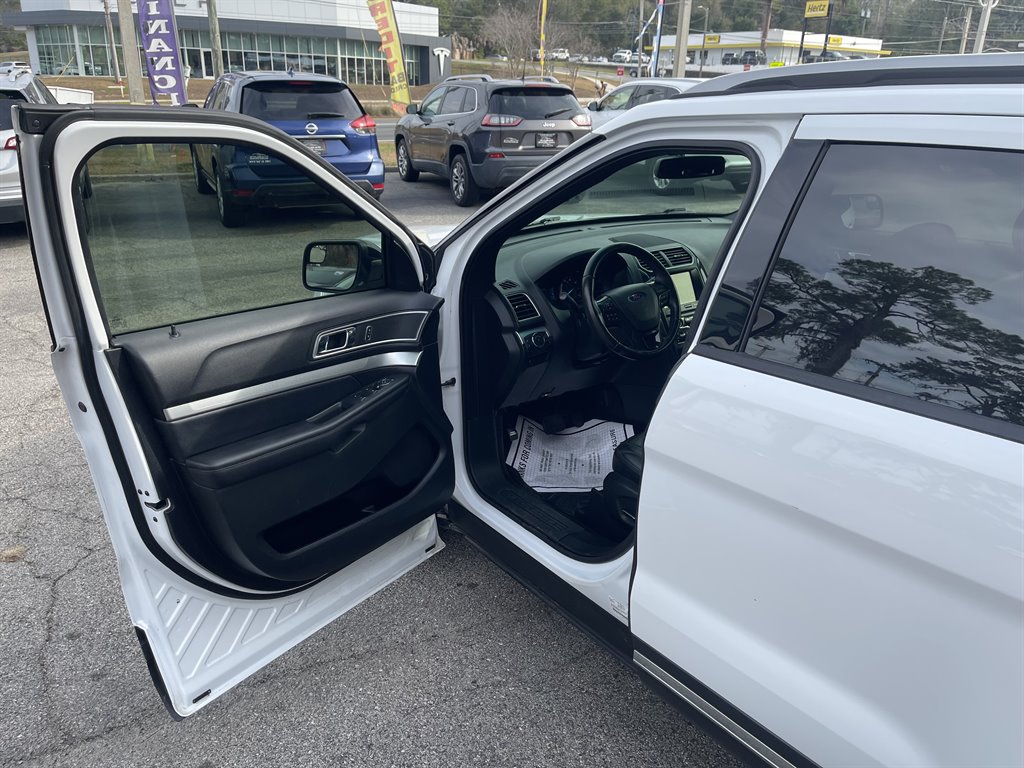 2016 Ford Explorer - $14,995