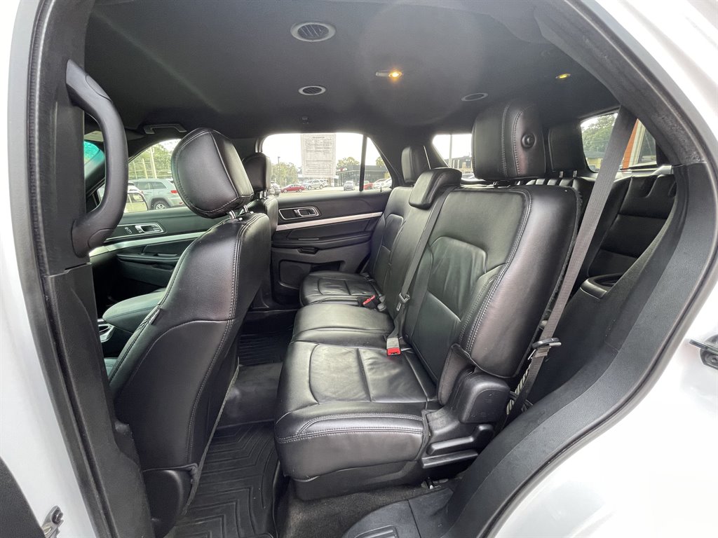 2016 Ford Explorer - $14,995
