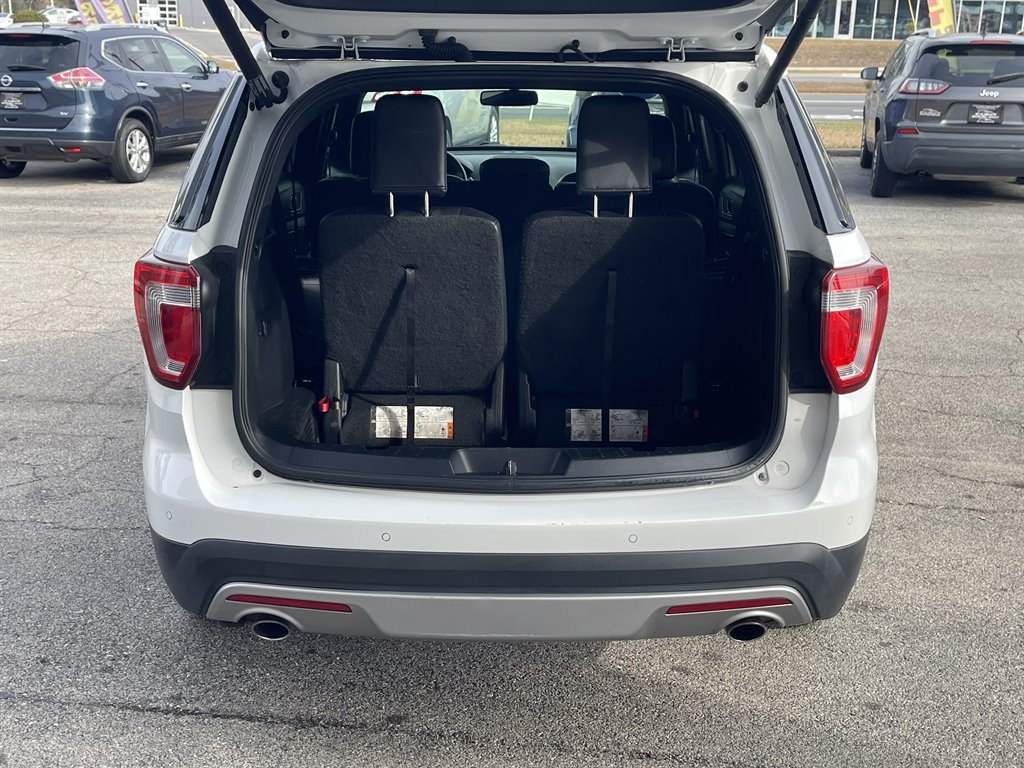 2016 Ford Explorer - $14,995