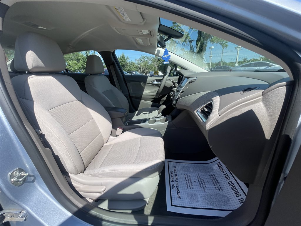 2017 Chevrolet Cruze - $9,995