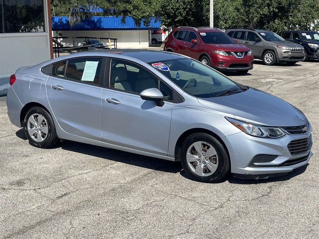 2017 Chevrolet Cruze - $9,995