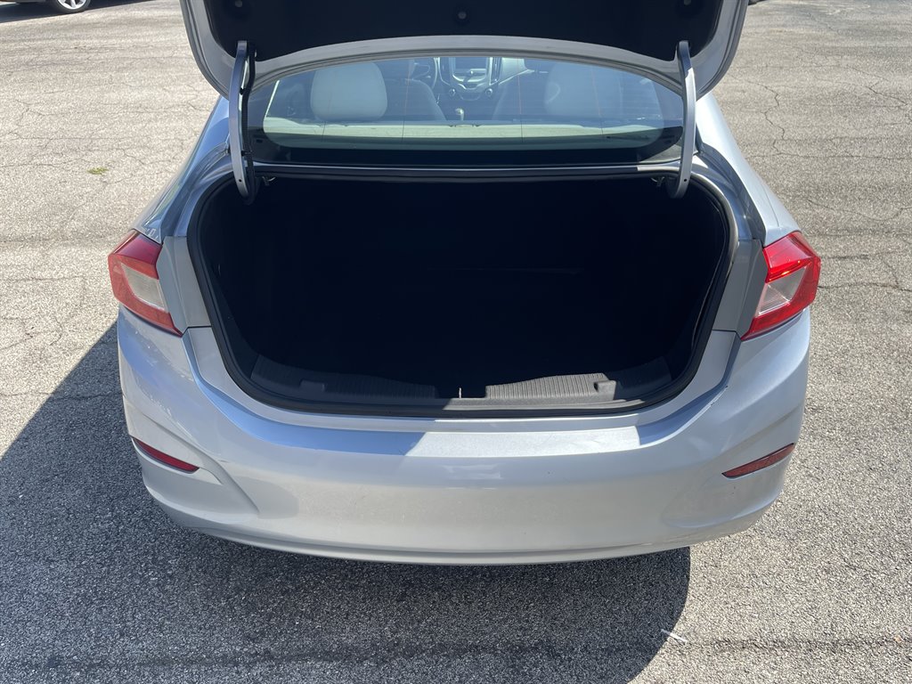 2017 Chevrolet Cruze - $9,995