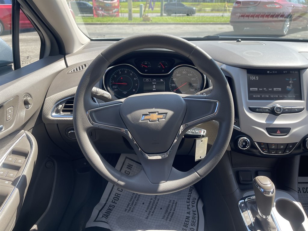2017 Chevrolet Cruze - $9,995