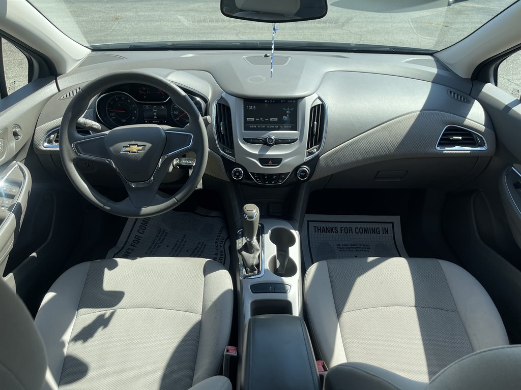 2017 Chevrolet Cruze - $9,995