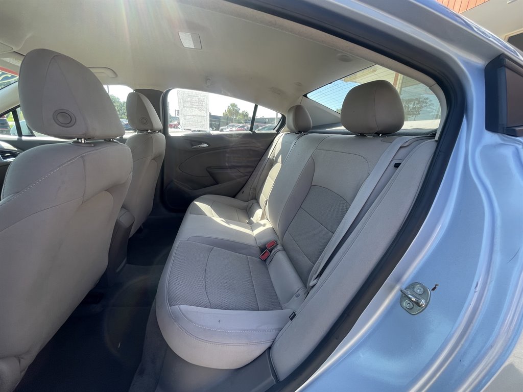 2017 Chevrolet Cruze - $9,995
