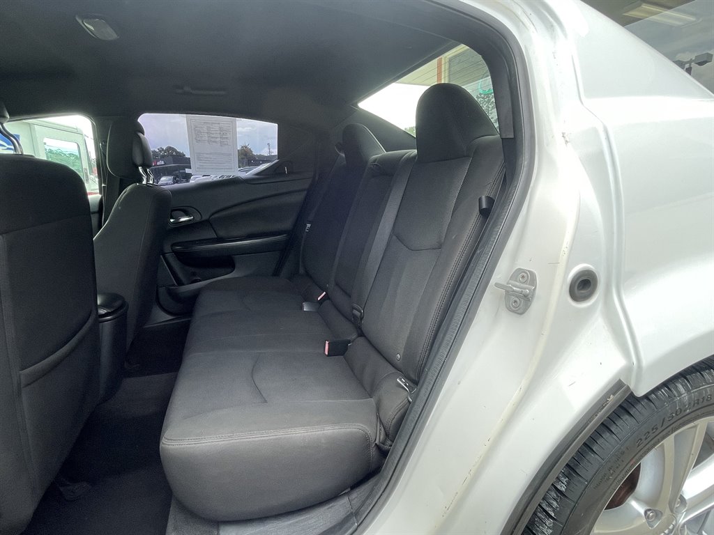 2013 Dodge Avenger - $7,495