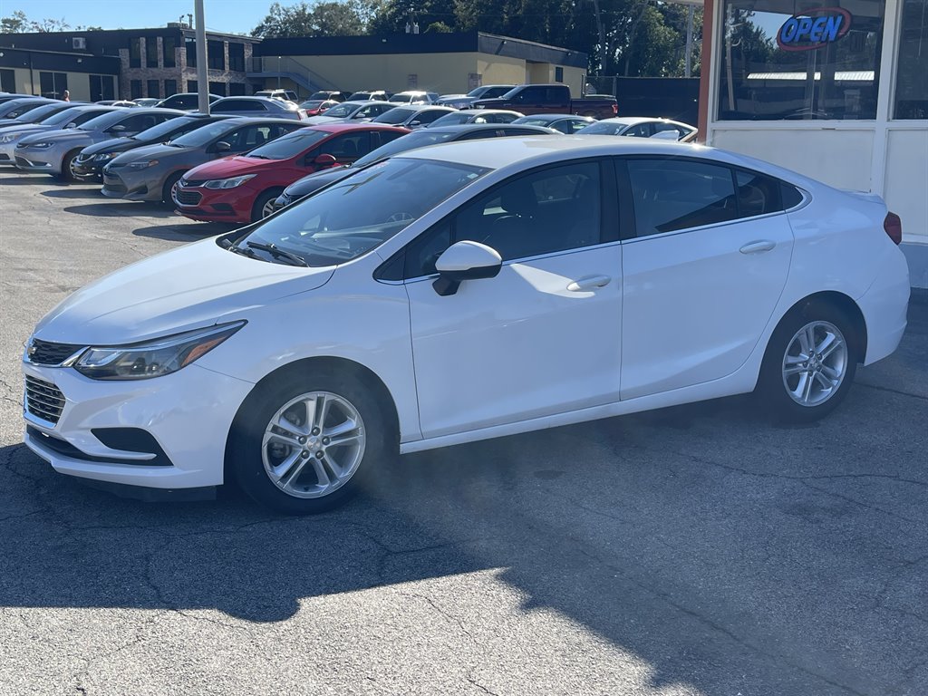 2017 Chevrolet Cruze - $9,995
