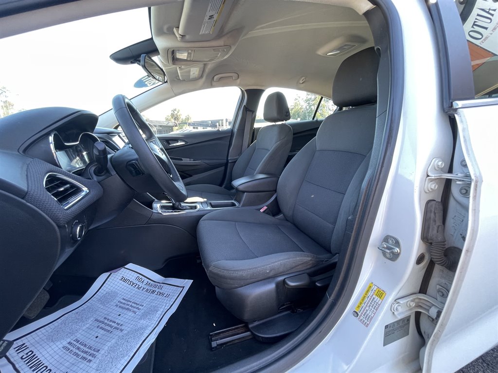 2017 Chevrolet Cruze - $9,995