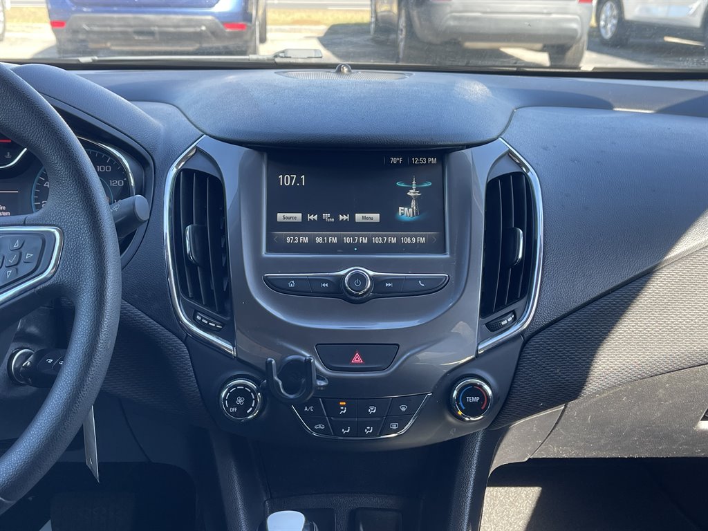 2017 Chevrolet Cruze - $9,995