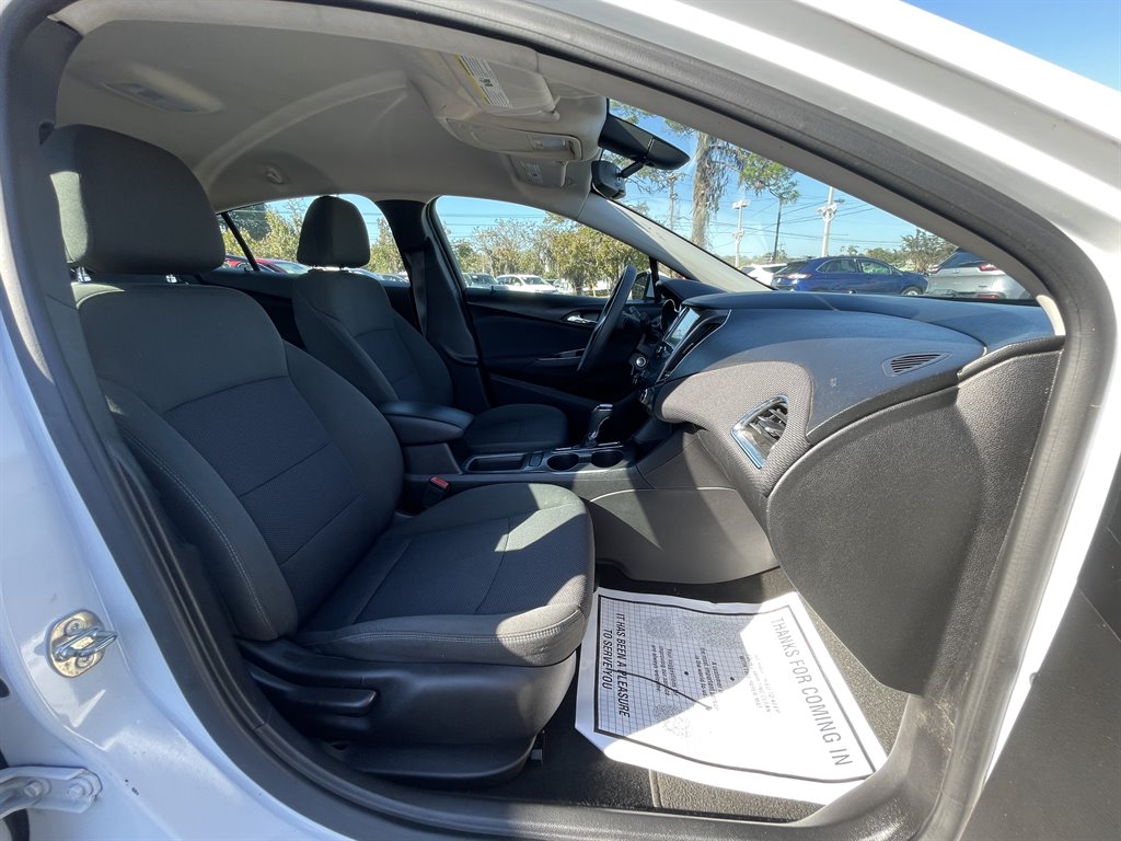 2017 Chevrolet Cruze - $9,995