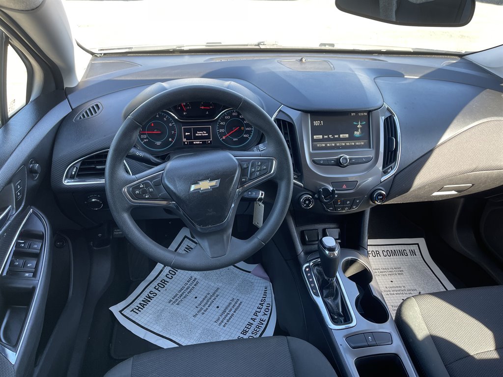 2017 Chevrolet Cruze - $9,995