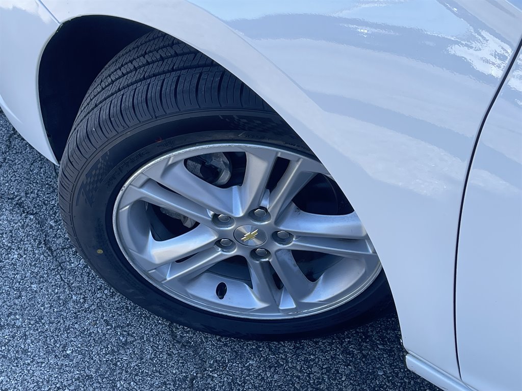 2017 Chevrolet Cruze - $9,995