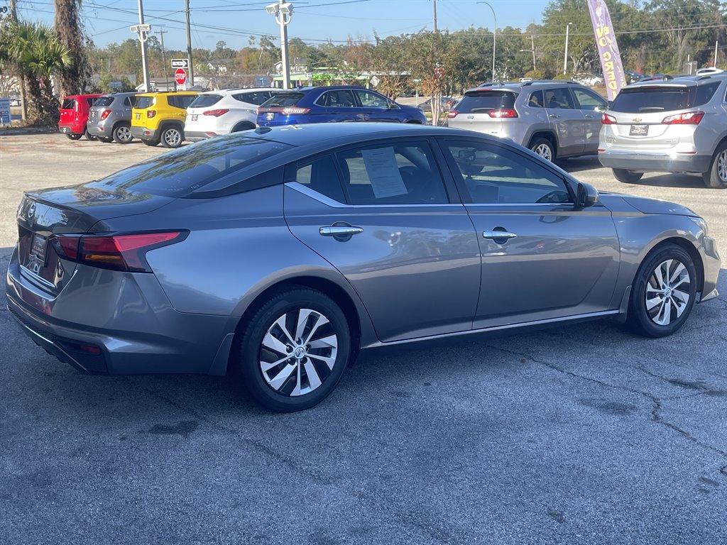 2020 Nissan Altima - $12,995