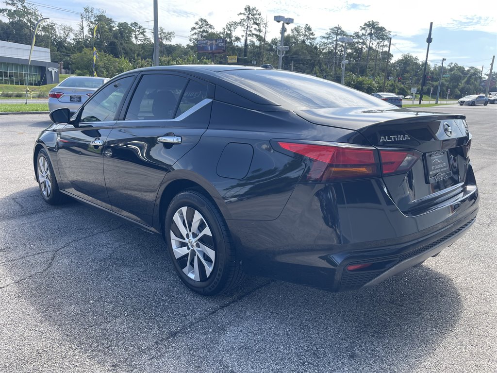 2019 Nissan Altima - $14,995