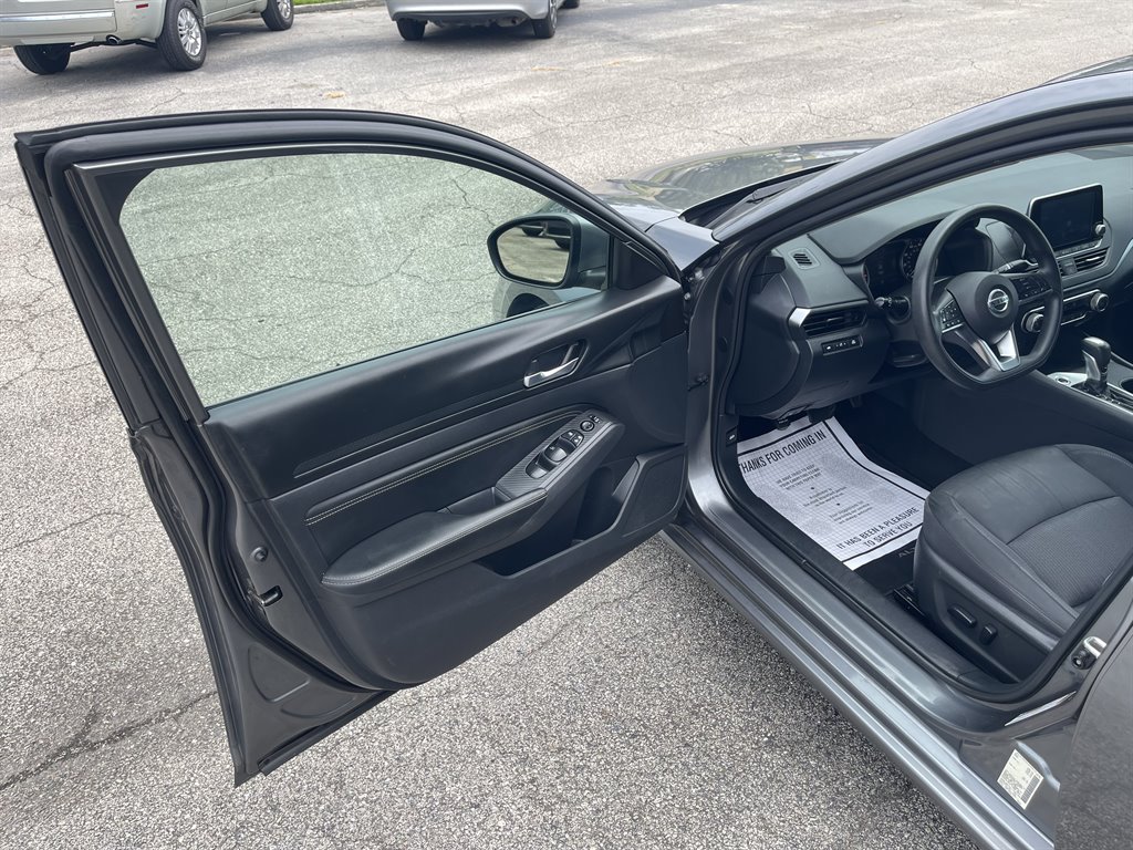 2019 Nissan Altima - $14,995