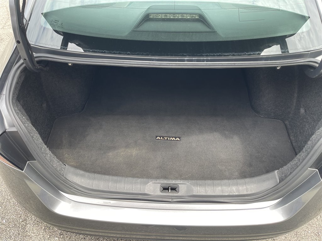 2019 Nissan Altima - $14,995