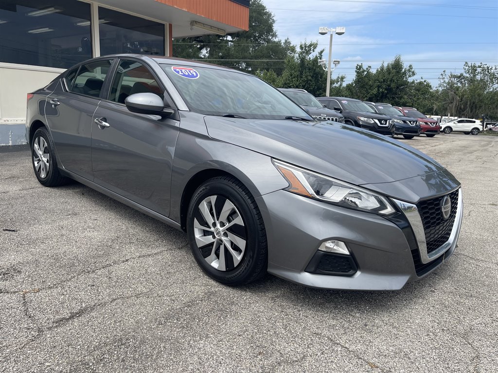 2019 Nissan Altima - $14,995