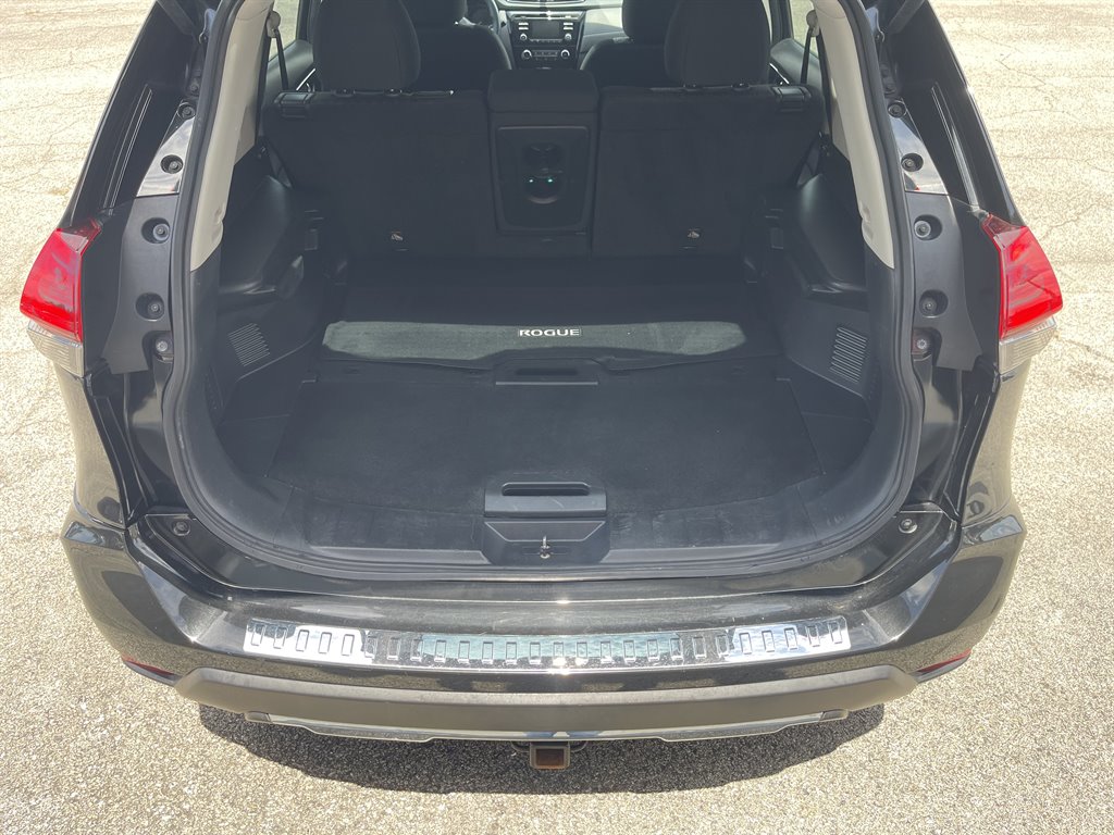2017 Nissan Rogue - $12,995