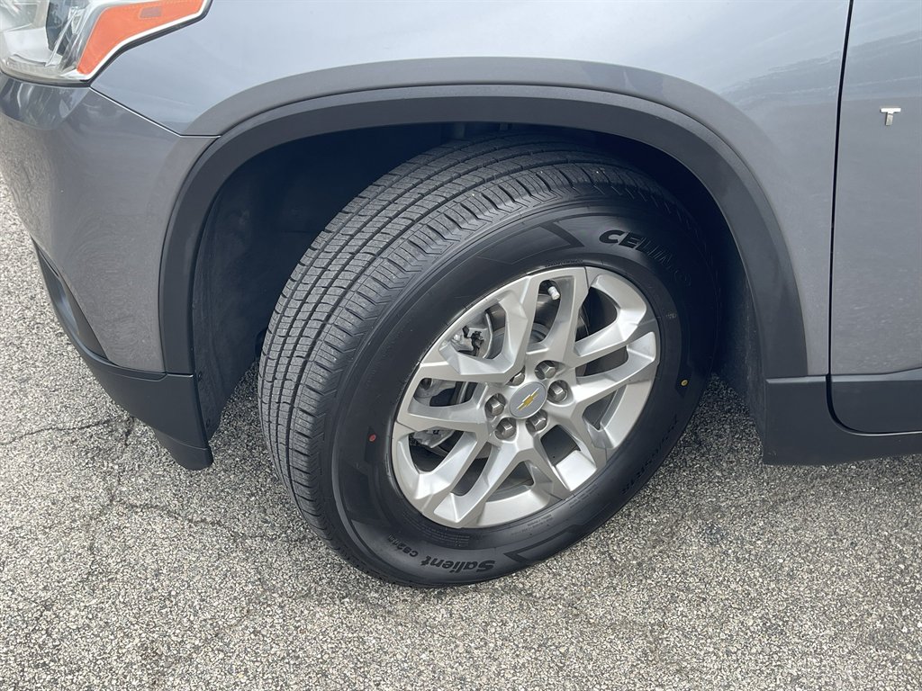 2021 Chevrolet Traverse - $15,995