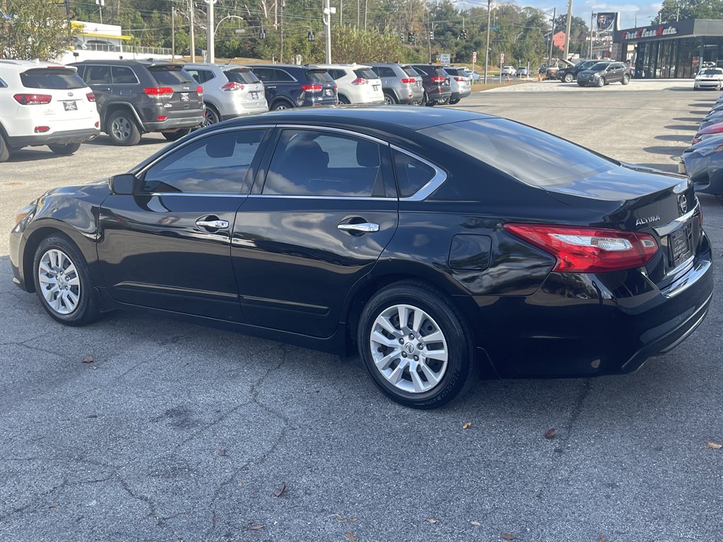 2017 Nissan Altima - $10,995